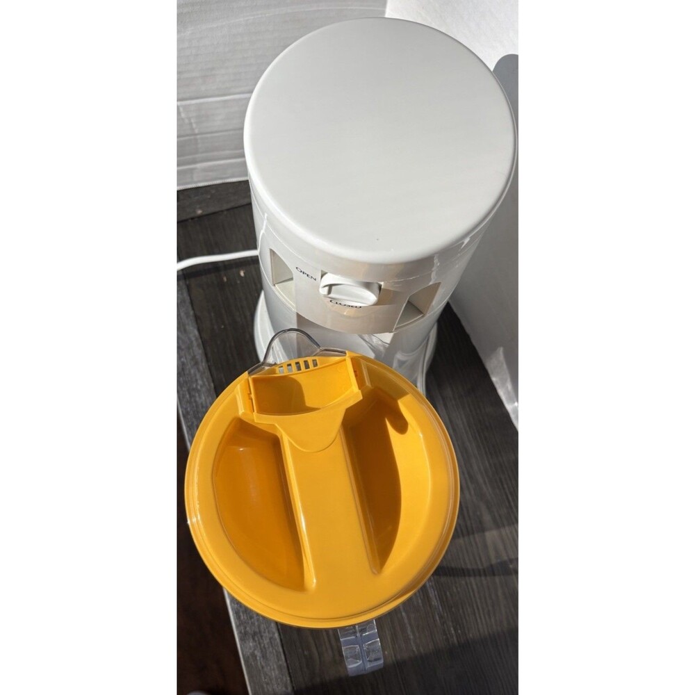 Mr. Coffee The 3 Quart Iced Tea Pot Maker Model TM3.5 Yellow Complete Set Works - Picture 4 of 6